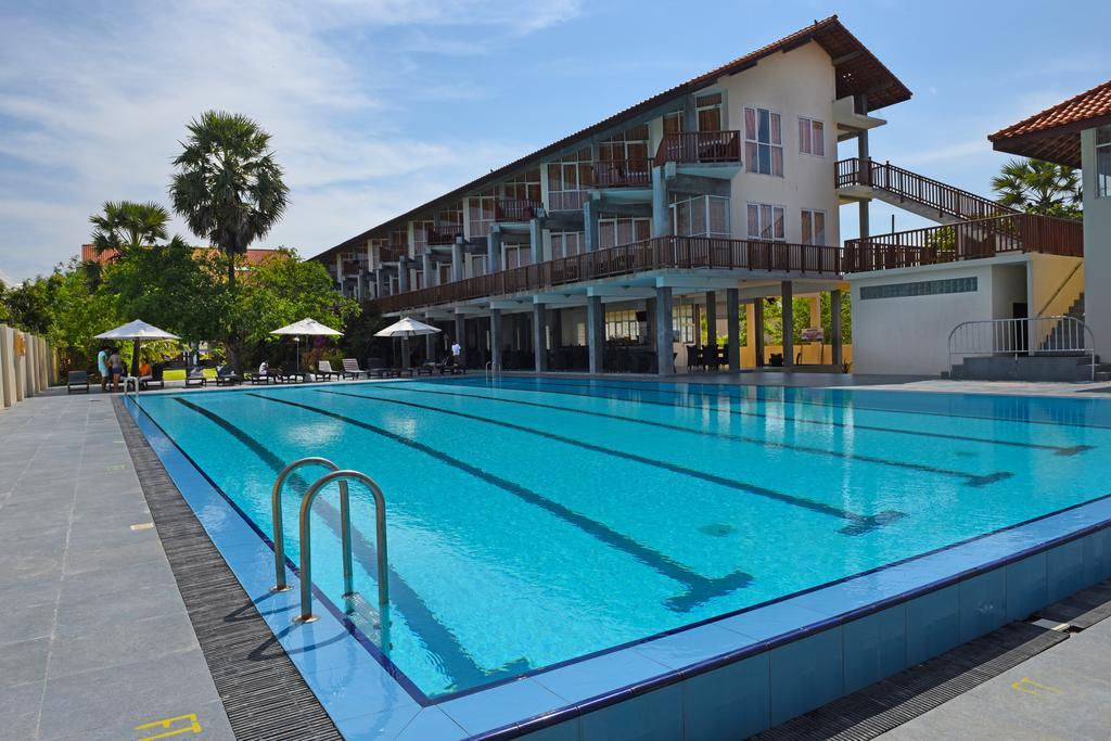 Marina Beach Passikudah Exterior photo